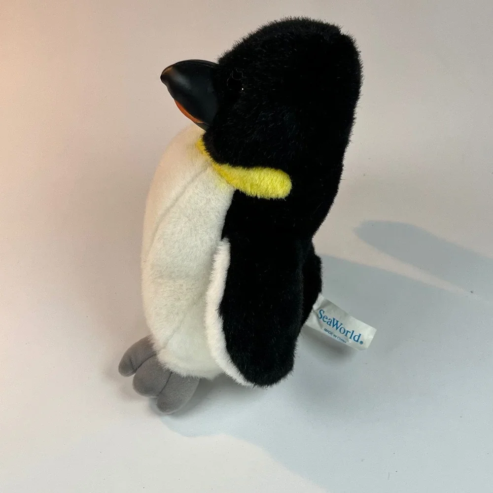 SeaWorld Emperor Penguin Plush Stuffed Animal Black White Yellow 9 Inch Souvenir
